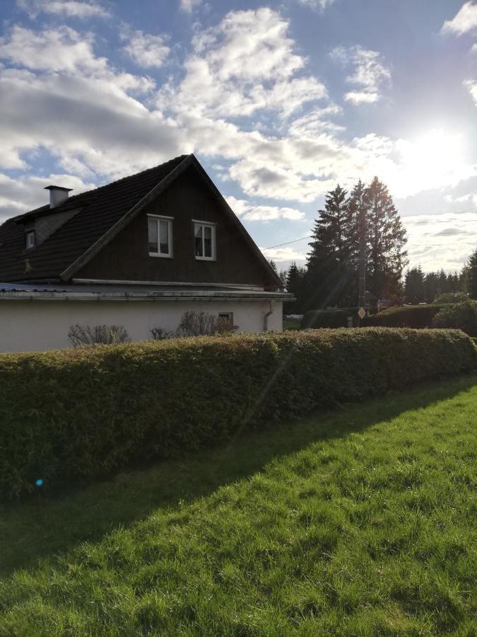 Ferienwohnung Isis In Neufang Зонеберг Екстериор снимка