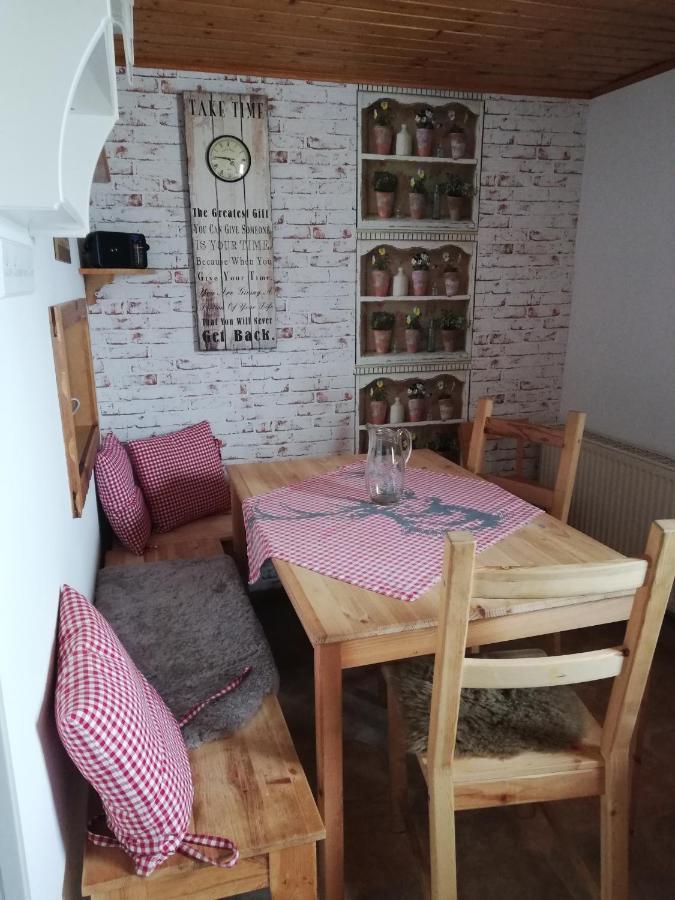 Ferienwohnung Isis In Neufang Зонеберг Екстериор снимка