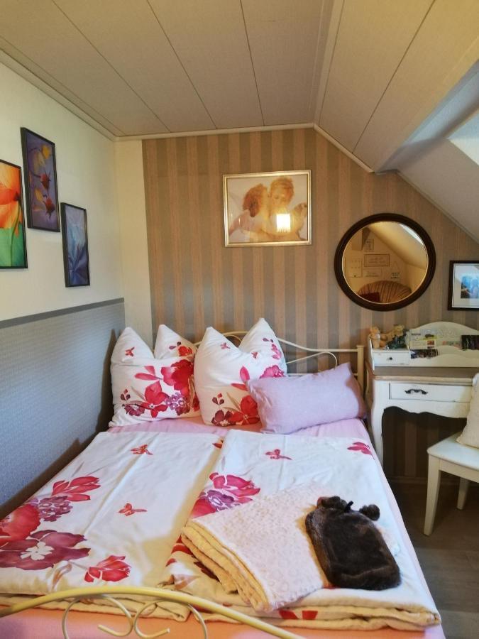 Ferienwohnung Isis In Neufang Зонеберг Екстериор снимка