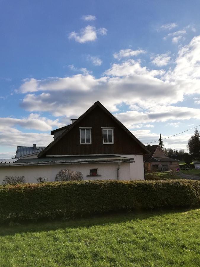 Ferienwohnung Isis In Neufang Зонеберг Екстериор снимка